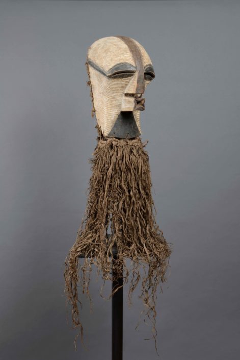 Máscara femenina Kifwebe - Cultura songye.